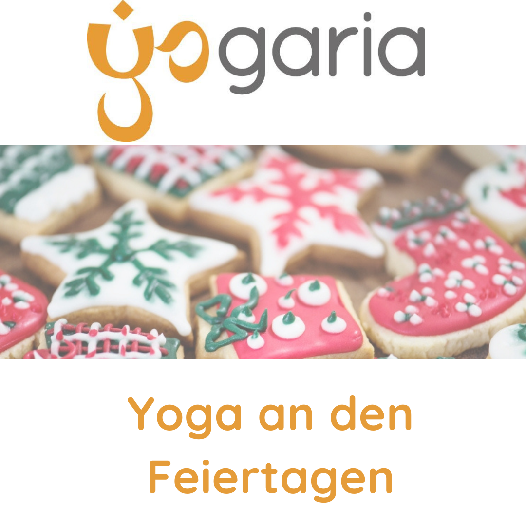 Weihnachtskekse im Zentrum des Bildes mit dem Yogaria Logo und der Bezeichnung