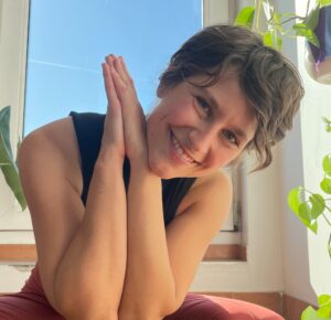 Steffi Preston lächelt in die Kamera