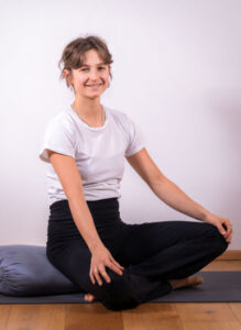 Paula Porträt klein Paula lächelt in die Kamera